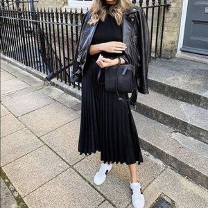 H&M Black Pleated Maxi Skirt